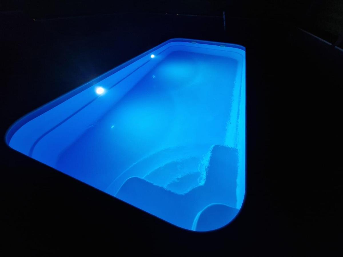 As Moon With Pool * Split