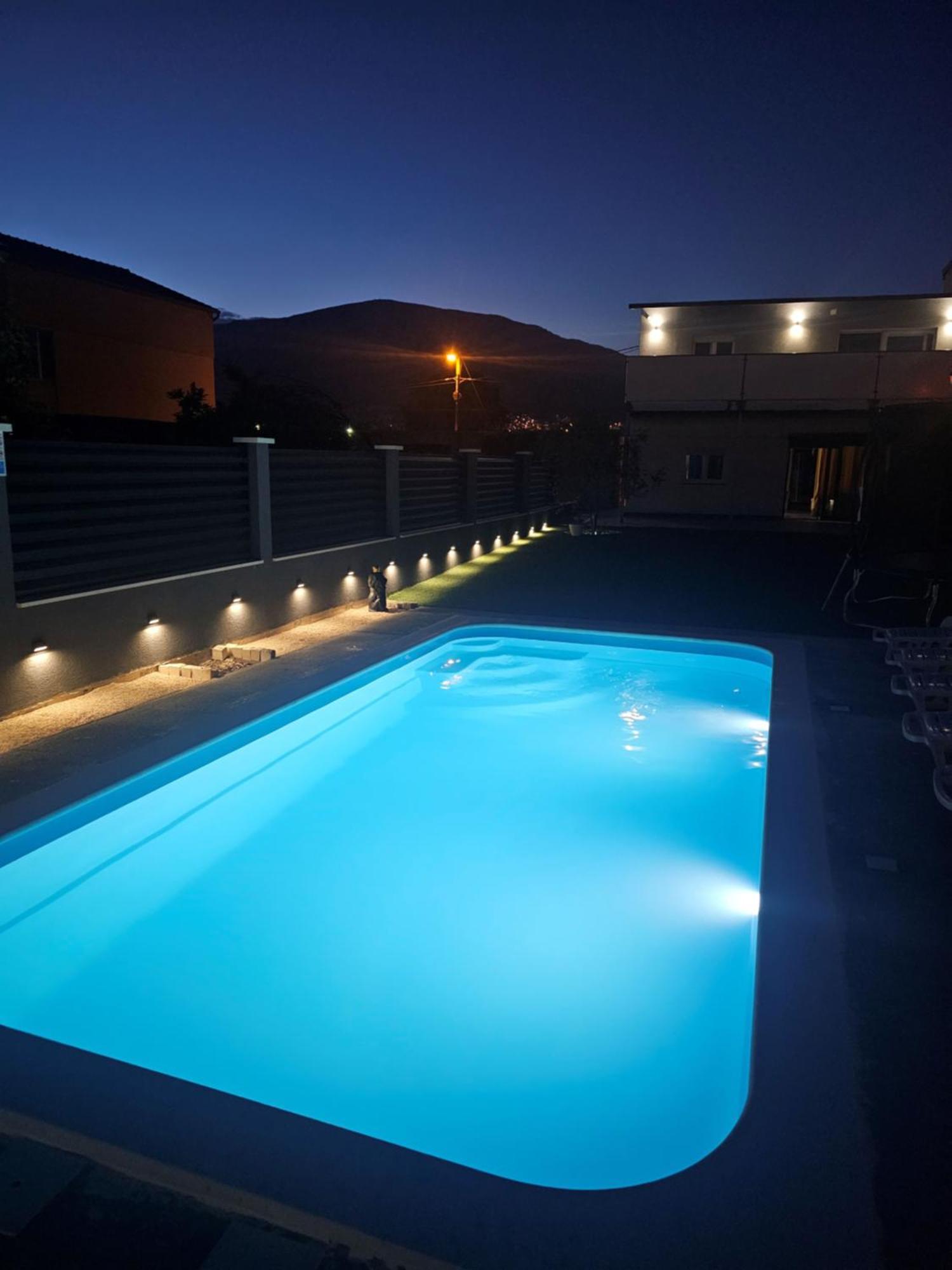As Moon With Pool *